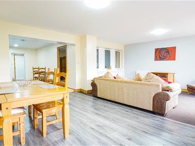 OPEN PLAN LIVING/ DINING / KITCHEN AREAS